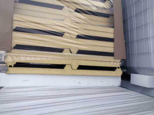 गुणवत्ता  Fire Resistance Class B1 PIR Roof Panels with Customizable Length Up To 11960 Meters and Thermal Conductivity ≤0.02W/m·K फैक्टरी