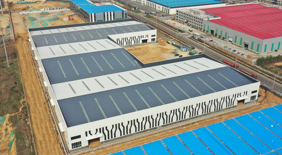 छत और निर्माण के लिए वायुरोधक/जलरोधक और थर्मल इन्सुलेशन के साथ उच्च शक्ति वाले पीयू सैंडविच पैनल