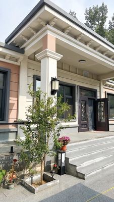 बेहतर थर्मल इन्सुलेशन और अनुकूलन योग्य सतह उपचार के साथ प्रीमियम अल-एमजी-एमएन मिश्र धातु ग्रेटवाल रूफ पैनल