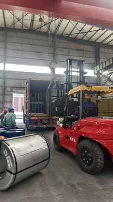 उच्च भार क्षमता वाले जस्ती इस्पात और कस्टम लंबाई के साथ घुमावदार धातु डेकिंग 6000mm तक